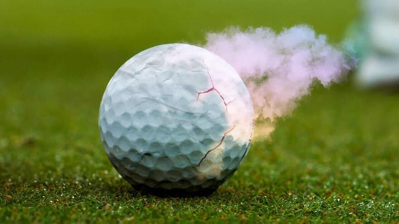 Woraus bestehen Golfbälle?