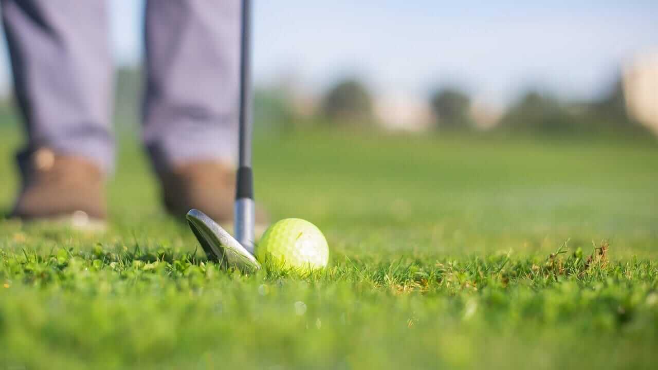 Wie du jeden Golfball mit deinen Eisen gut triffst!