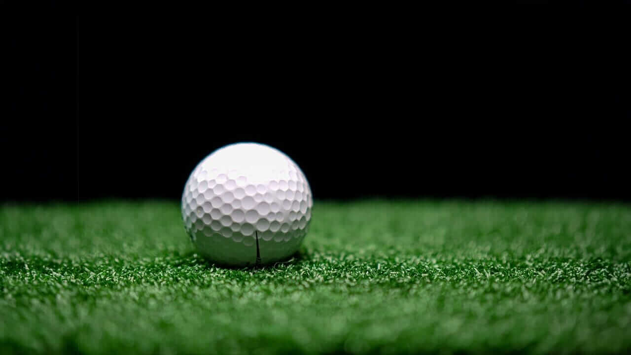 Die richtige Ballposition beim Golf: Eisen, Driver &amp; Co. richtig aufstellen
