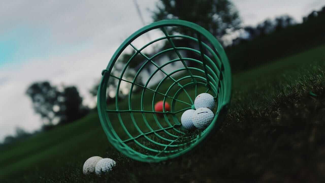 Was machen Golfspieler auf der Driving Range?