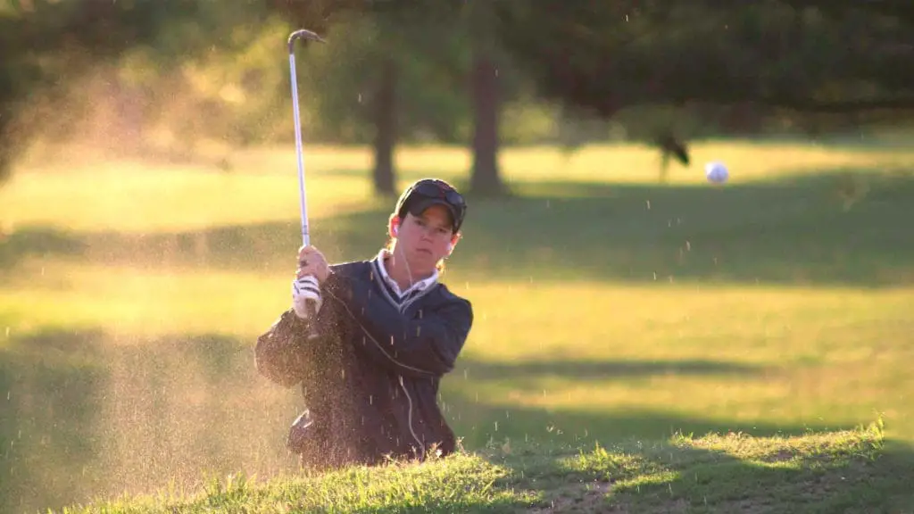 Wie du deinen Golfball perfekt aufs Grün chippst