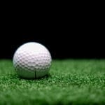 Was ist die richtige Ballposition beim Golf?