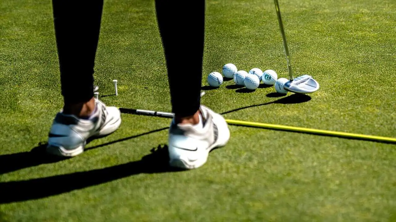 Das Geheimnis über Fußpositionen beim Golf